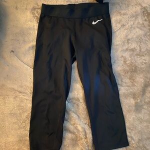 nike pro capris.